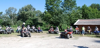  独特的四驱车冒险